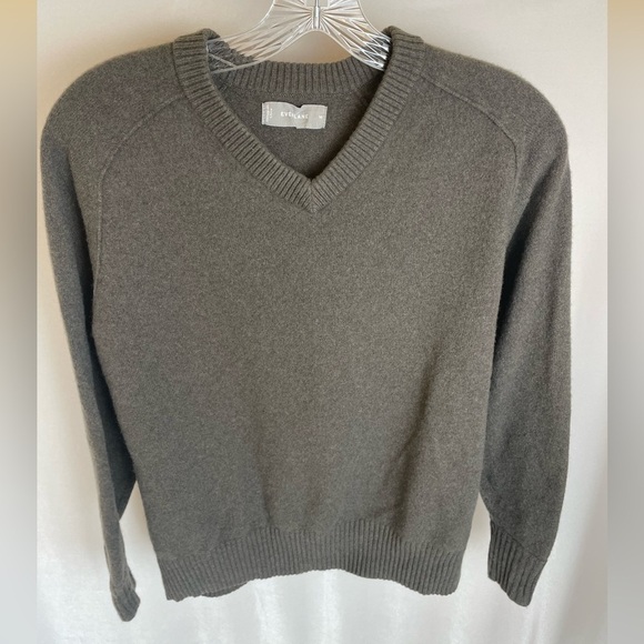 Everlane Wool Cashmere V-Neck Sweater - Picture 1 of 6